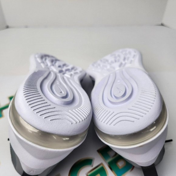 Nike Air Max Axis Low Womens Running Training Shoes Gray White AA2168-001 - Picture 9 of 9